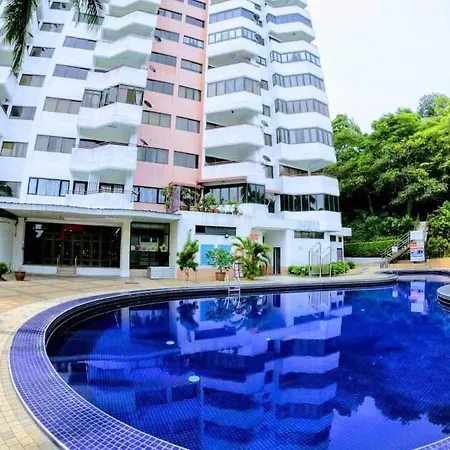 Budget Apartment At Sri Sayang Batu Ferringi Beach